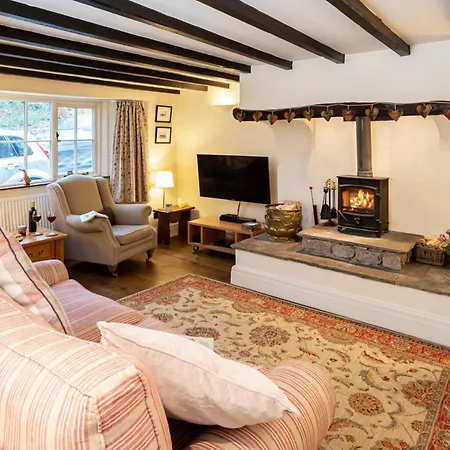 Casa vacanze 2-bed Sleeps 4 Pet Ok & Parking *