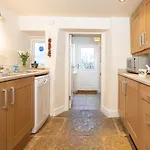 2-bed Sleeps 4 Pet Ok & Parking Holiday home Ingleton (North Yorkshire)